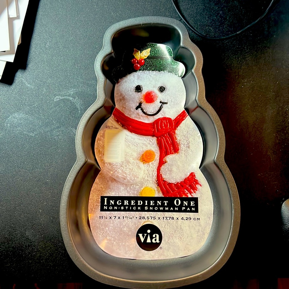 Snowman cake pan